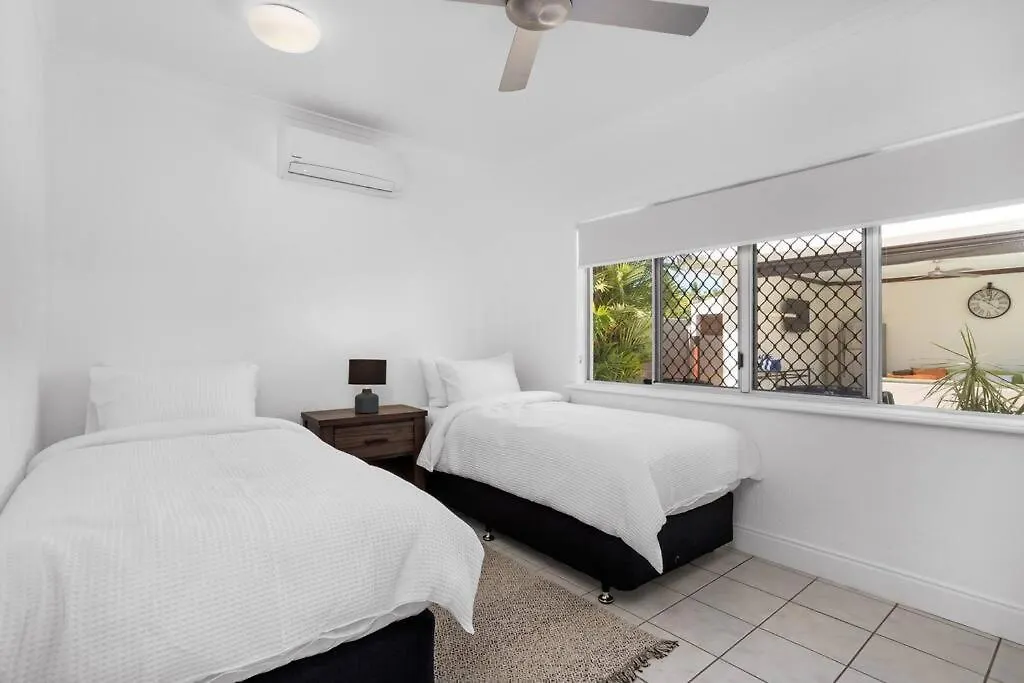 Trinity Beach Stunner - Tropical Entertainer Feriehus