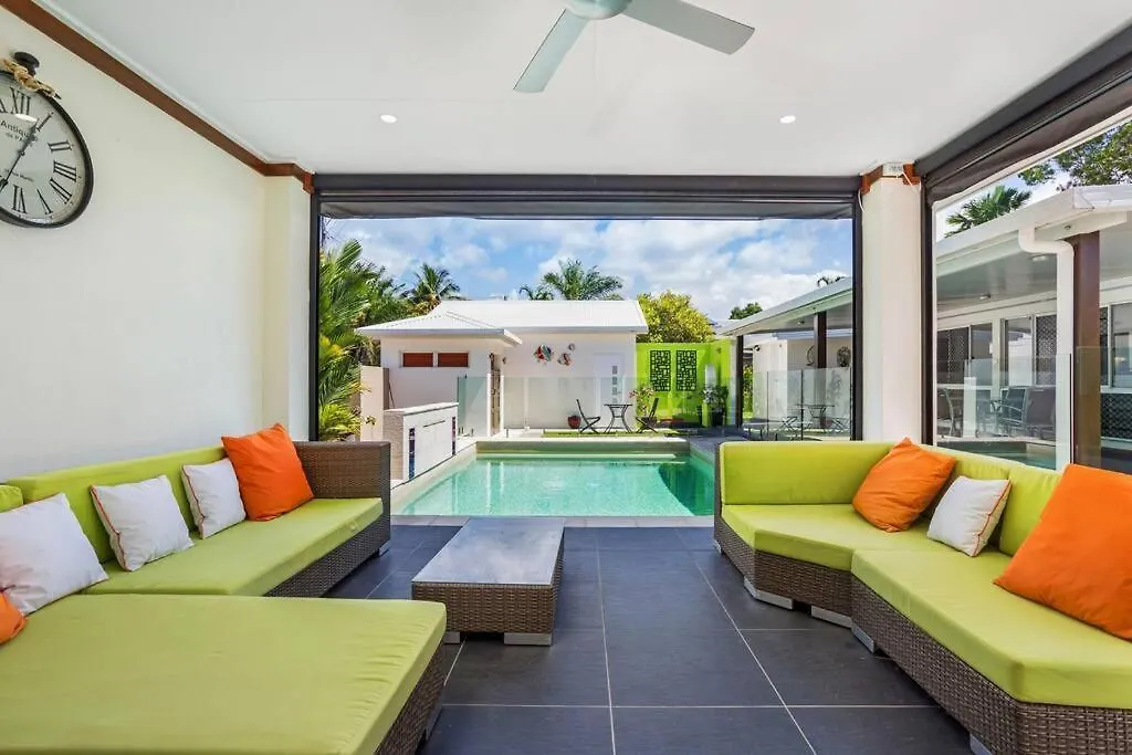 Feriehus Trinity Beach Stunner - Tropical Entertainer
