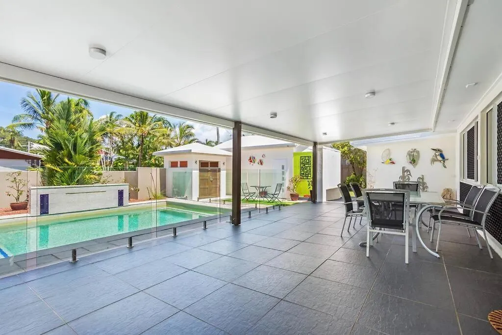 Trinity Beach Stunner - Tropical Entertainer Feriehus Trinity Beach