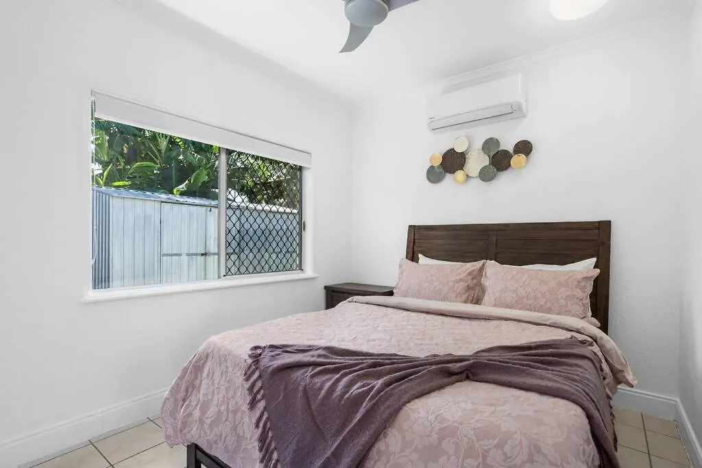 Trinity Beach Stunner - Tropical Entertainer Feriehus