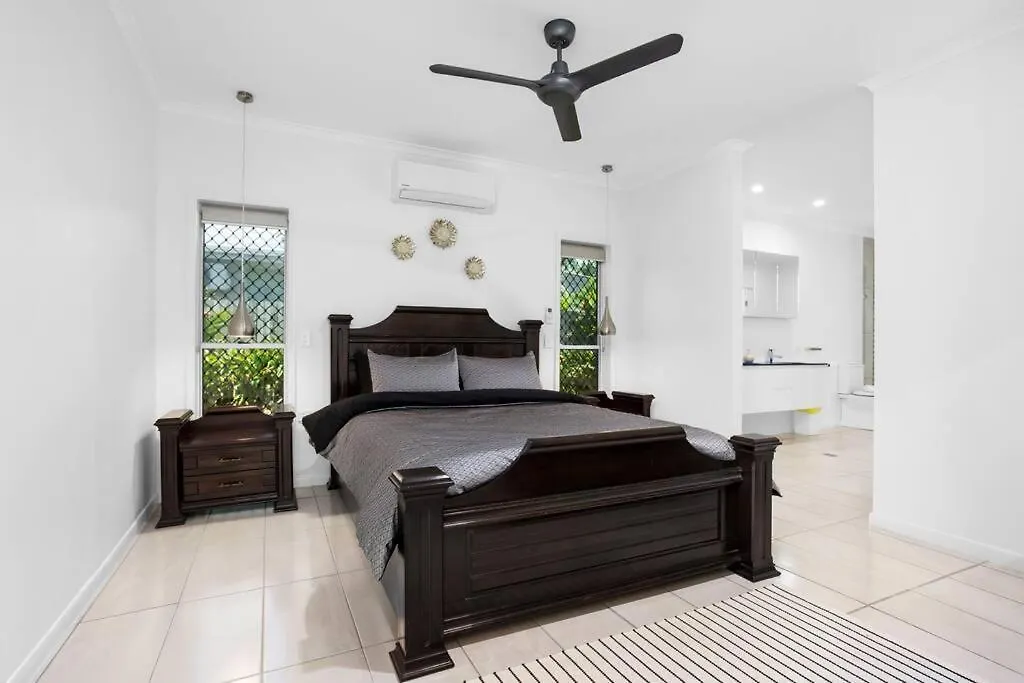 Trinity Beach Stunner - Tropical Entertainer Feriehus